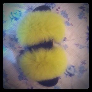 Fur slippers